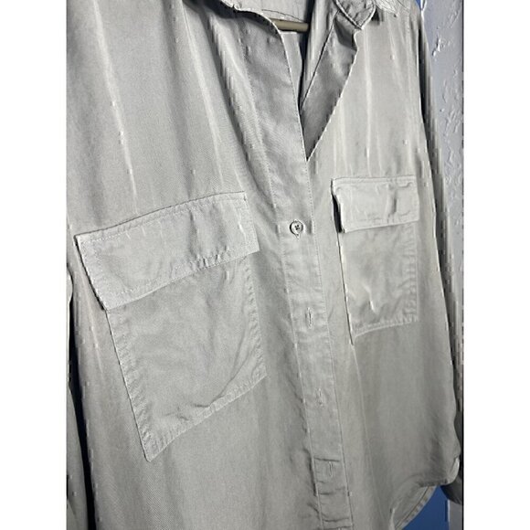 BABATON BY ARITZIA Light Gray Long Sleeve Button-Up Shirt With Dual Chest Pocket - Picture 2 of 10